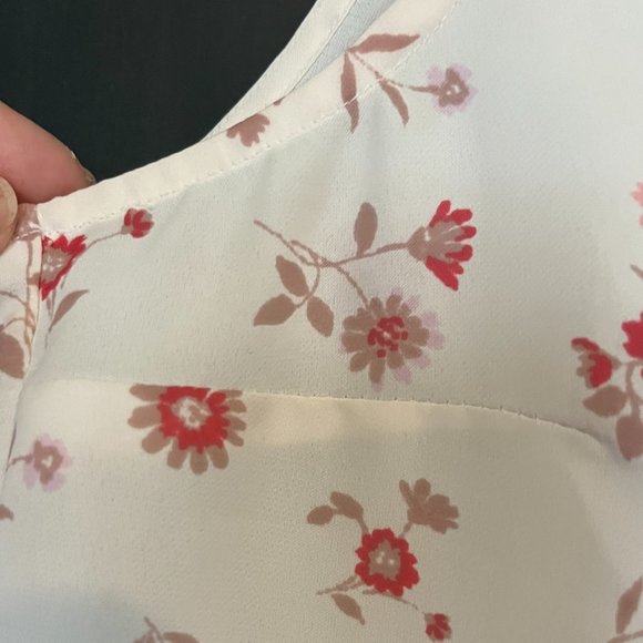 LC Lauren Conrad Ivory and Pink Floral Blouse - Picture 7 of 11